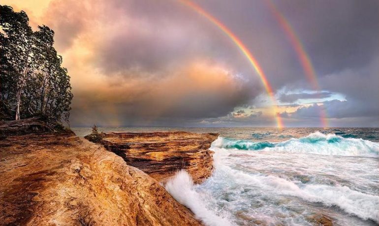 Quem chora as ondas que morrem na praia?