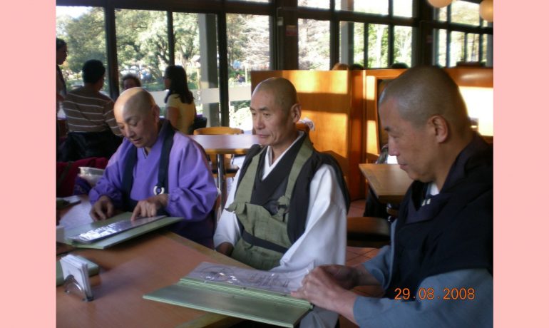 Três monges
