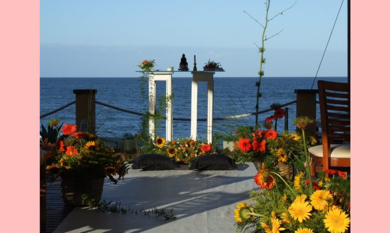 Altar em frente ao mar