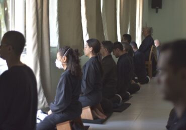 Zazen e corpo | Monge Kōmyō